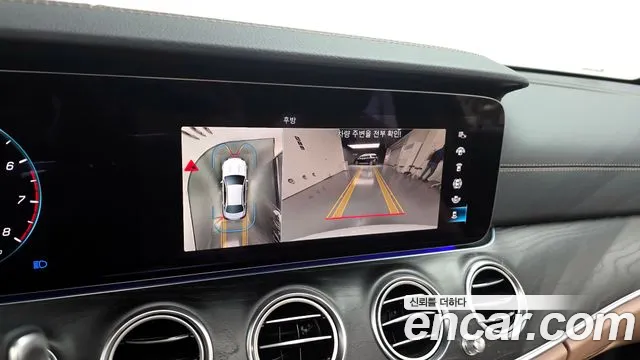 Mercedes-Benz E-Class 2023 — фото 15
