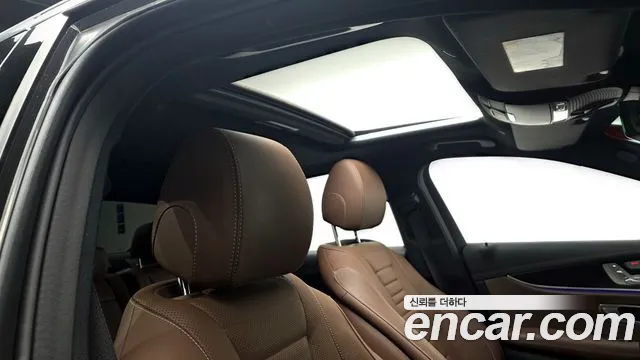 Mercedes-Benz E-Class 2023 — фото 18