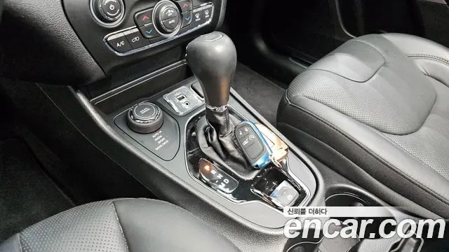 Jeep Cherokee 2020 — фото 9