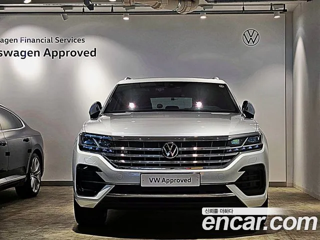 Volkswagen Touareg 2023 — фото 3