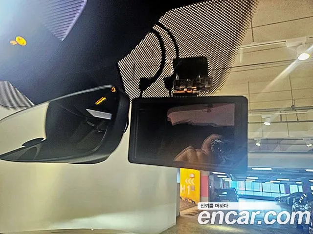 Volkswagen Touareg 2023 — фото 17