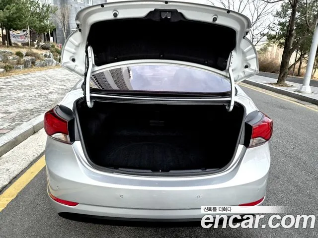 Hyundai AVANTE 2015 — фото 9