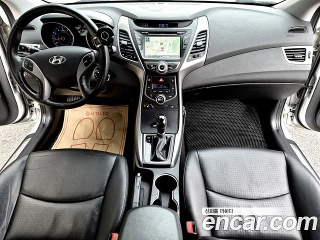 Hyundai AVANTE 2015 — фото 14