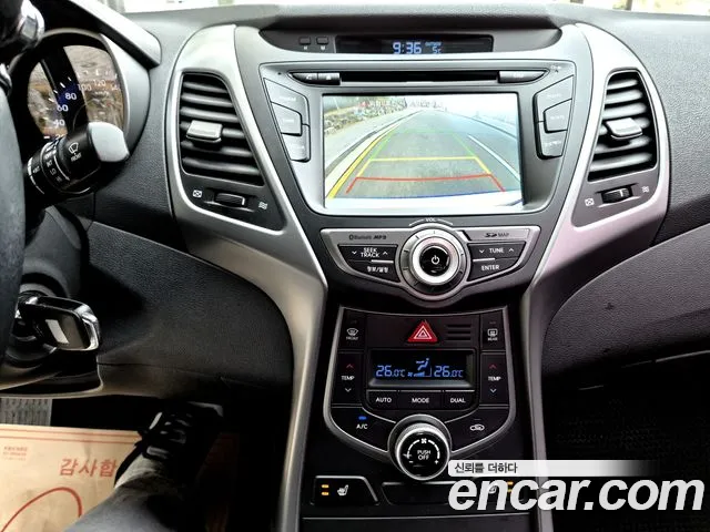 Hyundai AVANTE 2015 — фото 16