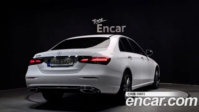 Mercedes-Benz E-Class 2023 — фото 2