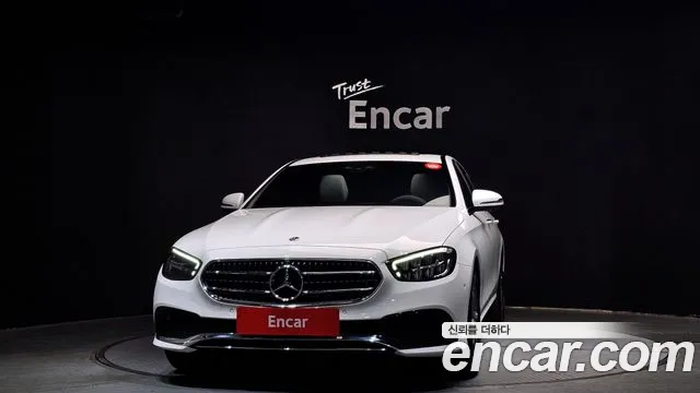 Mercedes-Benz E-Class 2023 — фото 3