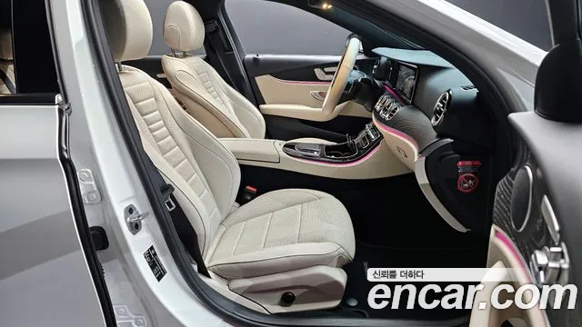 Mercedes-Benz E-Class 2023 — фото 10