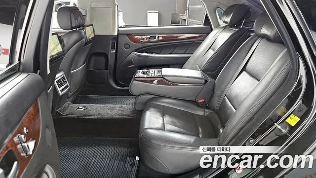 Hyundai Equus 2014 — фото 12