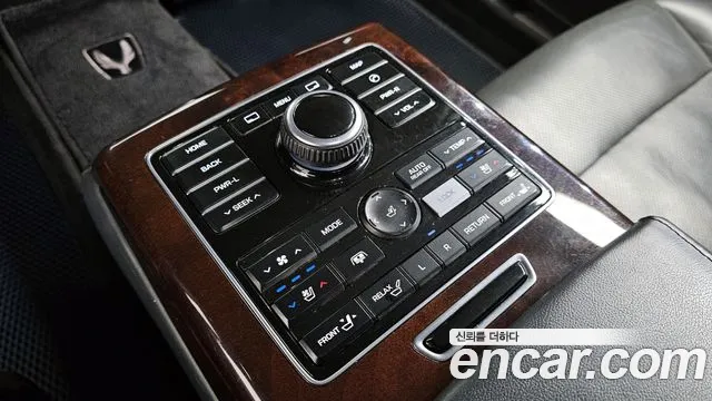 Hyundai Equus 2014 — фото 18