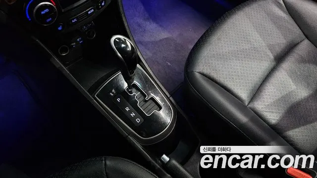 Hyundai Accent 2015 — фото 9