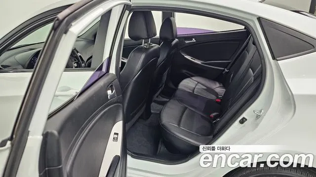 Hyundai Accent 2015 — фото 12