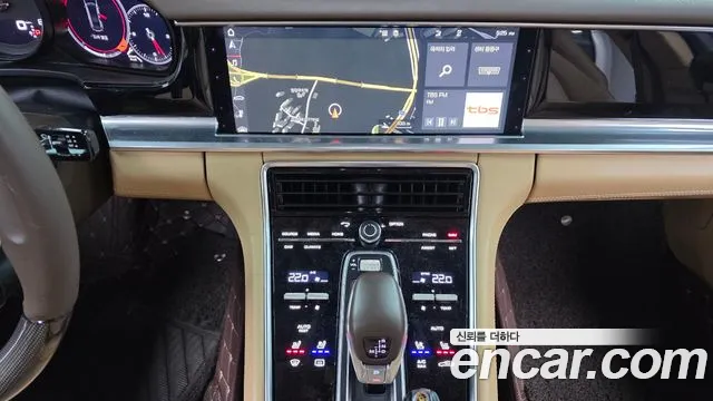 Porsche Panamera 2018 — фото 15
