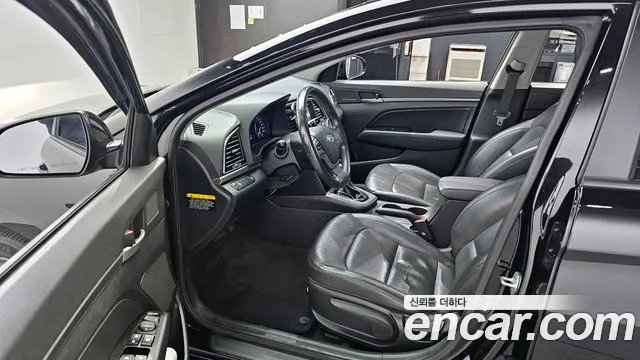 Hyundai AVANTE 2016 — фото 10