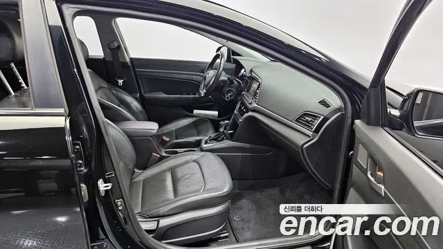 Hyundai AVANTE 2016 — фото 11