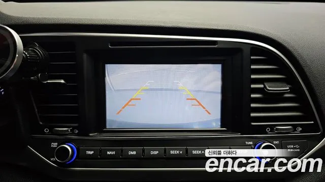 Hyundai AVANTE 2016 — фото 15
