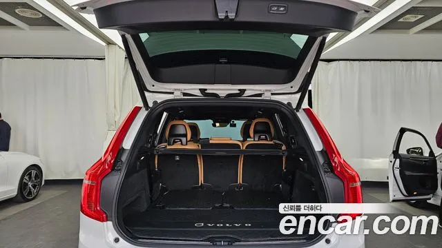 Volvo XC90 2022 — фото 20