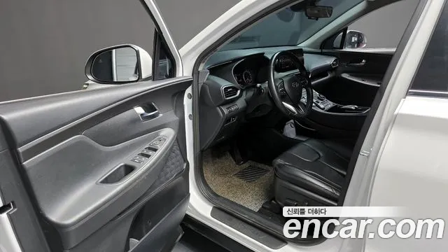 Hyundai Santafe 2021 — фото 10