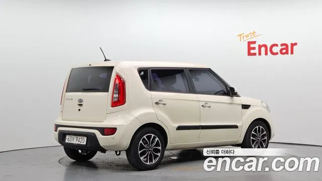 Kia Soul 2012 — фото 2