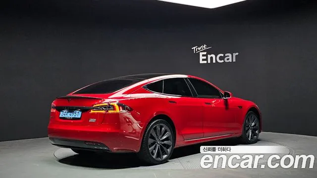Tesla Model S 2017 — фото 2