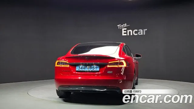 Tesla Model S 2017 — фото 4
