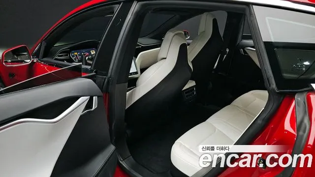 Tesla Model S 2017 — фото 11