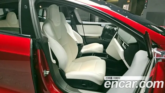 Tesla Model S 2017 — фото 12