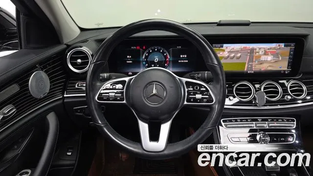 Mercedes-Benz E-Class 2019 — фото 13