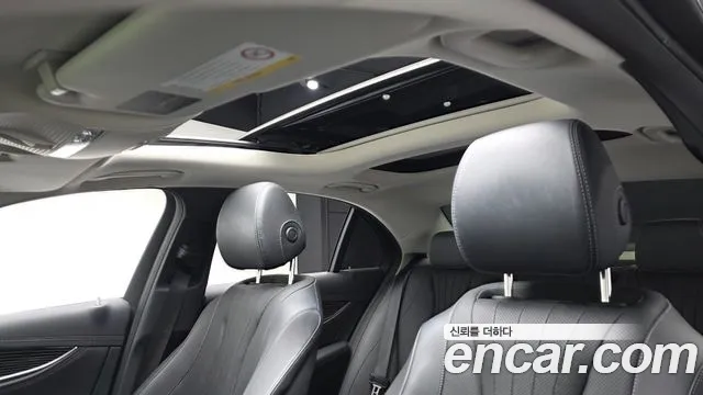 Mercedes-Benz E-Class 2019 — фото 18