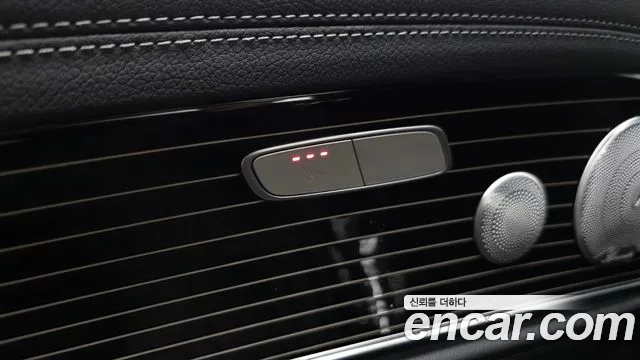 Mercedes-Benz E-Class 2019 — фото 19