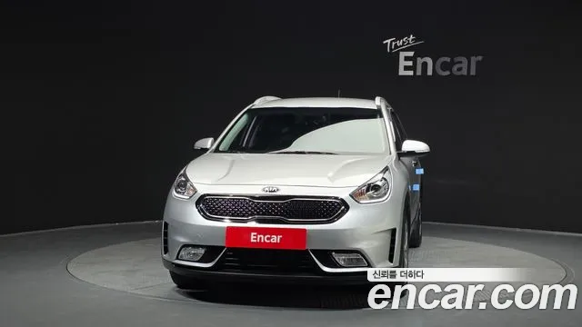 Kia Niro 2017 — фото 3