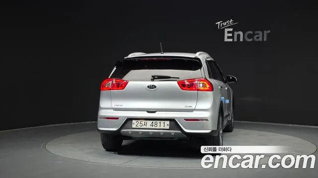 Kia Niro 2017 — фото 4