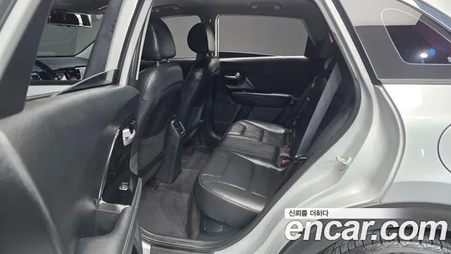 Kia Niro 2017 — фото 11
