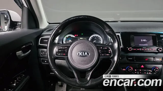 Kia Niro 2017 — фото 17