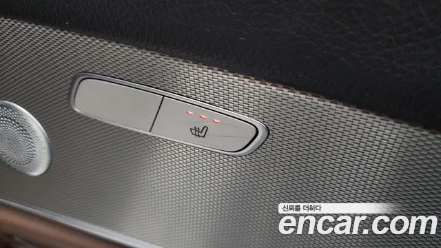 Mercedes-Benz E-Class 2019 — фото 18