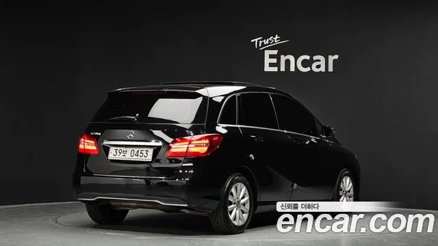 Mercedes-Benz B-Class 2017 — фото 2
