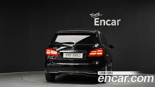 Mercedes-Benz B-Class 2017 — фото 4