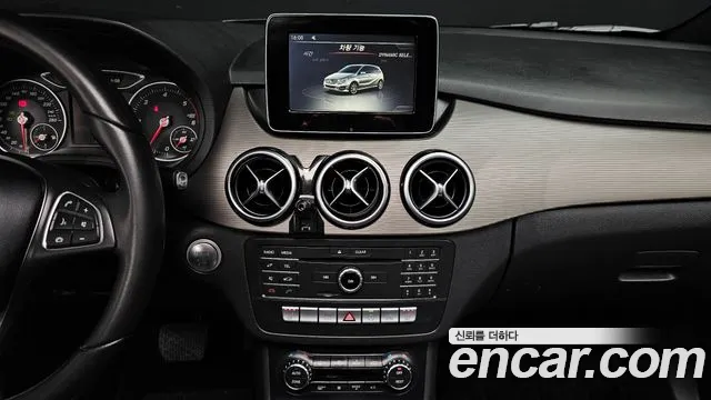 Mercedes-Benz B-Class 2017 — фото 14