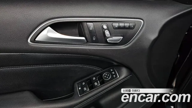 Mercedes-Benz B-Class 2017 — фото 17
