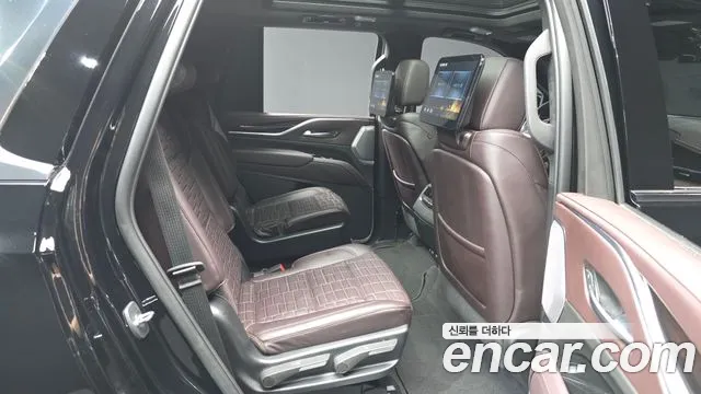 Cadillac Escalade 2023 — фото 12