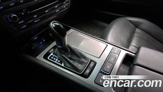 Hyundai Genesis 2016 — фото 9
