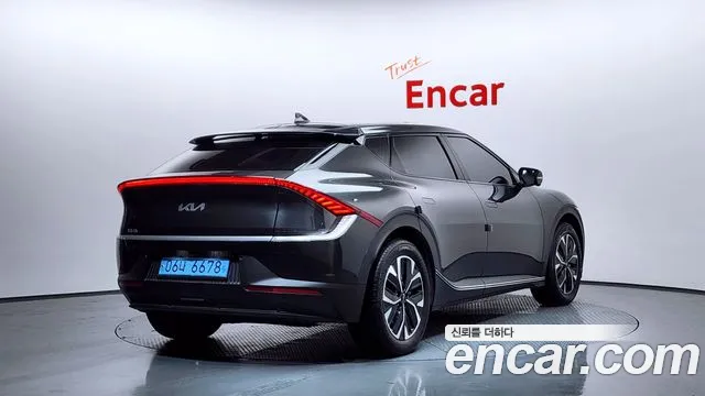 Kia EV6 2023 — фото 2