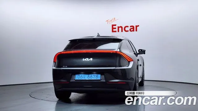 Kia EV6 2023 — фото 4