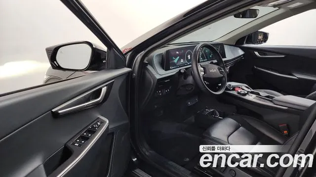 Kia EV6 2023 — фото 10