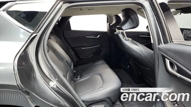 Kia EV6 2023 — фото 12