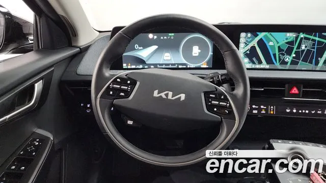 Kia EV6 2023 — фото 13
