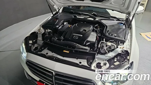 Mercedes-Benz E-Class 2022 — фото 6