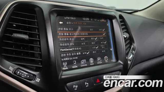 Jeep Cherokee 2016 — фото 16