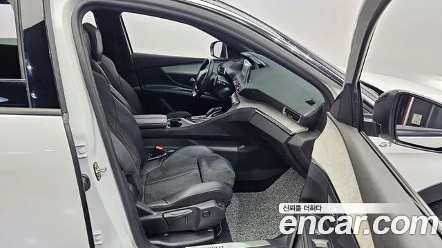 Peugeot 5008 2021 — фото 11