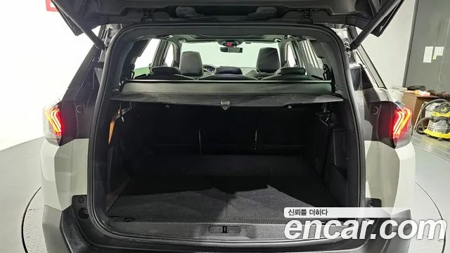 Peugeot 5008 2021 — фото 20