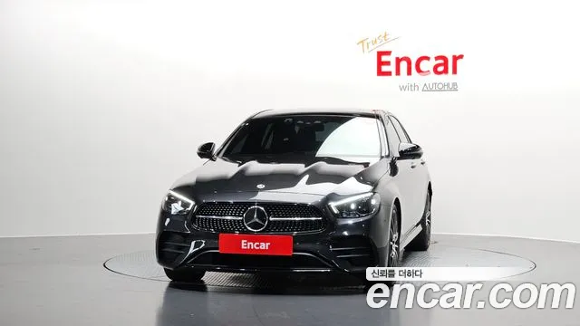 Mercedes-Benz E-Class 2023 — фото 3